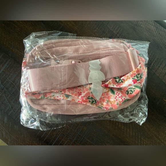 Pink Belt bag with flowered detachable scarf - Picture 6 of 8